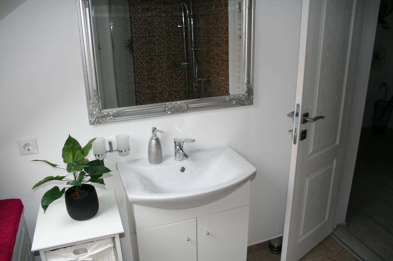 Apartament Bruk *